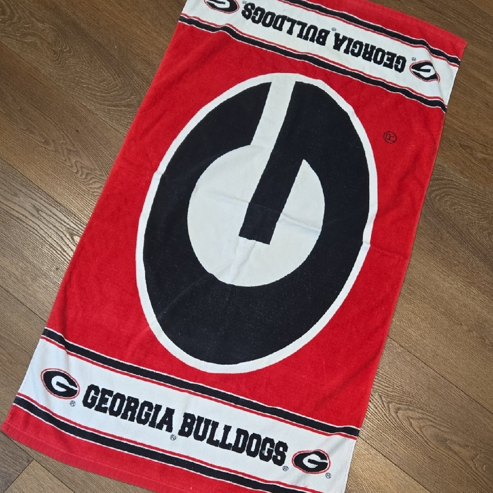 MCARTHY GEORGIA BULLDOGS BEACH TOWEL.. #7643